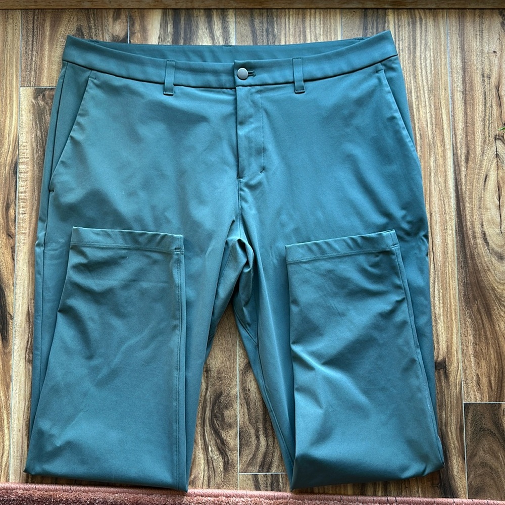 Lululemon Commission pants | size 38” x 31”